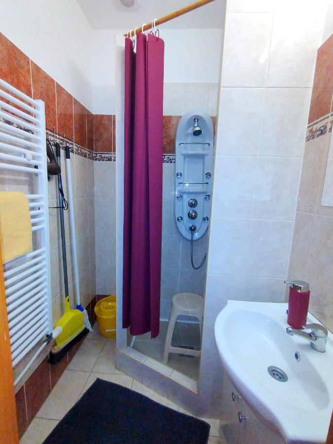 Burg Apartman Gyula Exterior foto