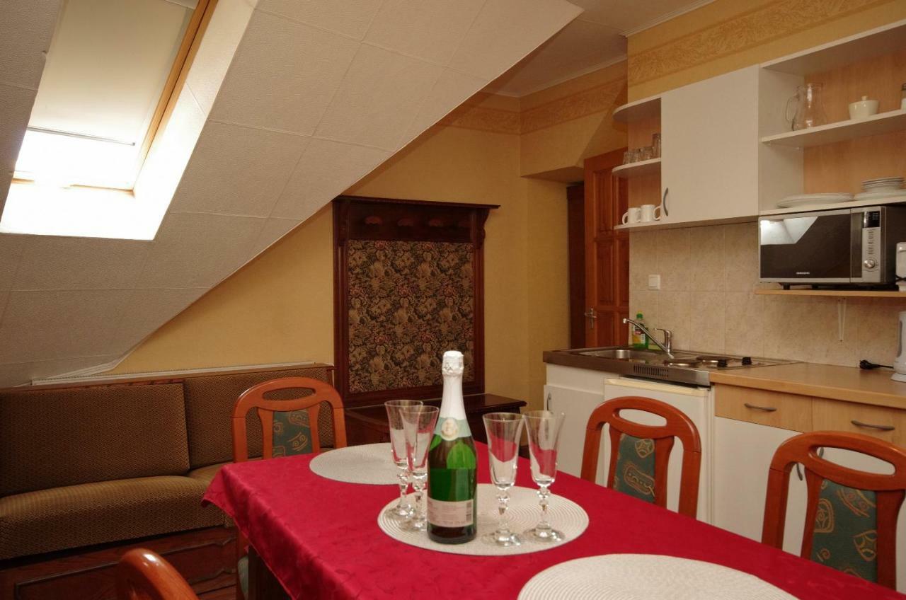 Burg Apartman Gyula Exterior foto