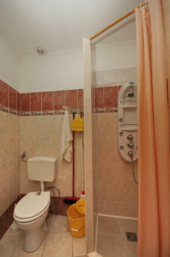 Burg Apartman Gyula Exterior foto